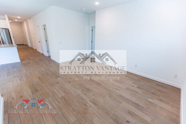 Building Photo - 7439 S 76th Dr