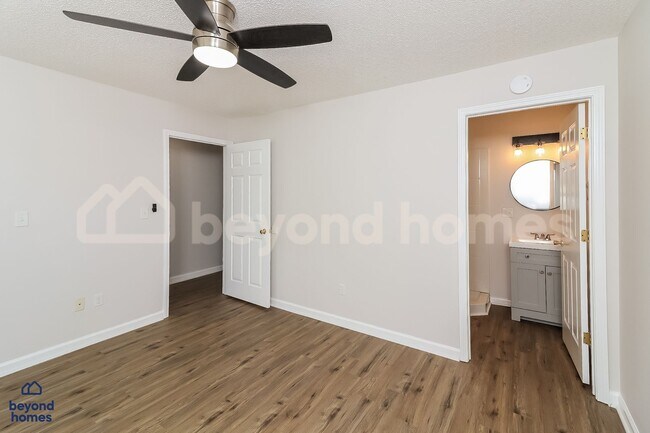 Building Photo - 120 Passons Rd