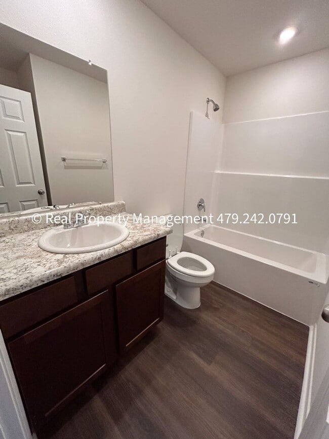 Building Photo - 10640 Cedar Wy