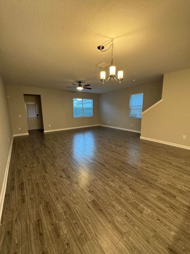 Building Photo - STOREY PARK - 3BR/2.5BA TWO STORY HOME