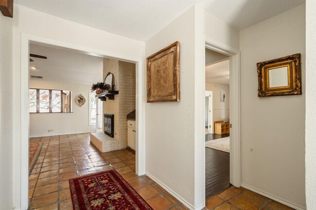 Building Photo - 106 Angela Dr