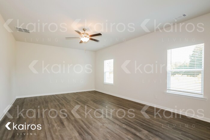 Building Photo - 7008 Pinehurst Way N