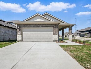 Building Photo - 606 Ezra Ln