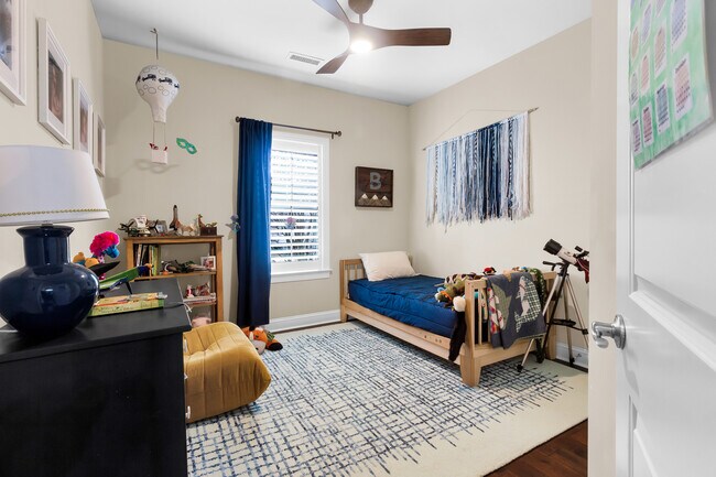 Building Photo - 137 Shoreview Dr