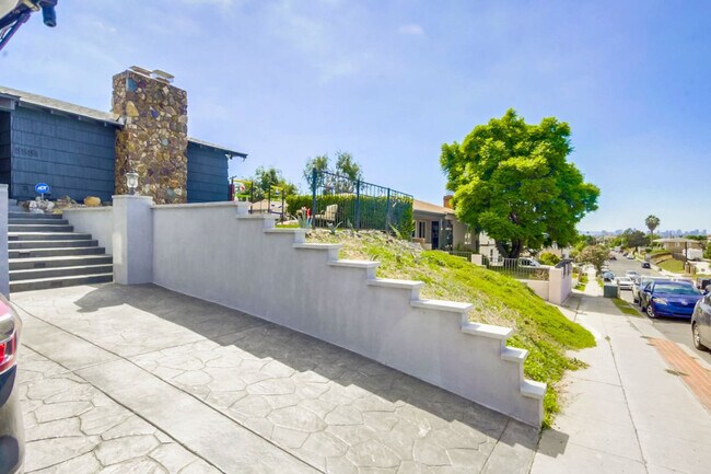 Building Photo - 5551 Churchward St