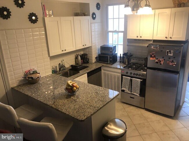 Building Photo - 753 S 22nd St