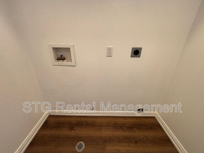 Building Photo - 154 E 100 N