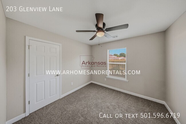 Building Photo - 203 Glenview Ln