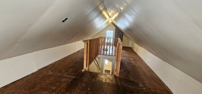 Building Photo - 3 Bed 1 Bath Single Family Home