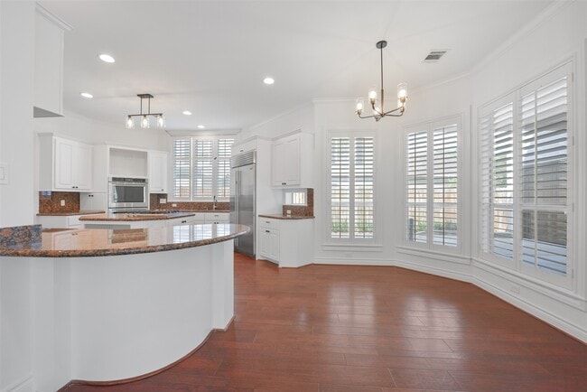 Building Photo - 3724 Wroxton Rd