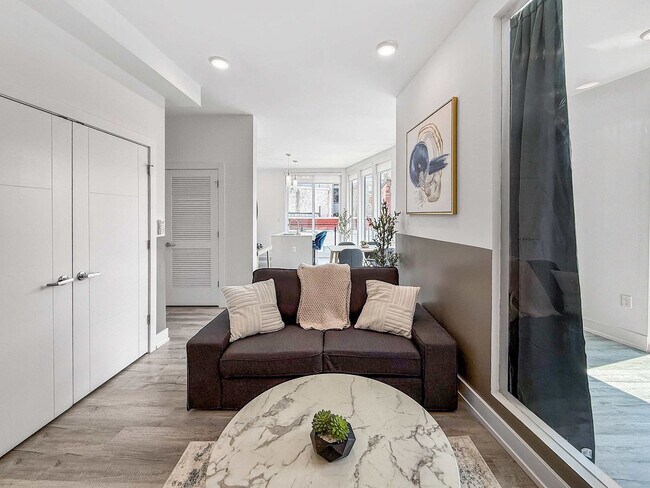 Building Photo - 1214 N American St