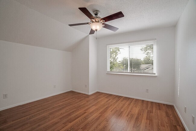 Building Photo - 16827 Whitebrush Loop