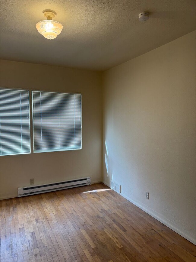 Building Photo - 12wash01