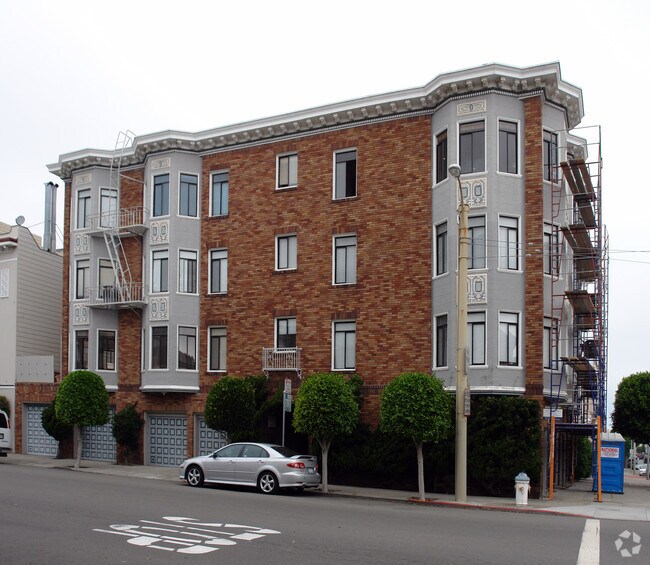 Building Photo - 2500 Chestnut St