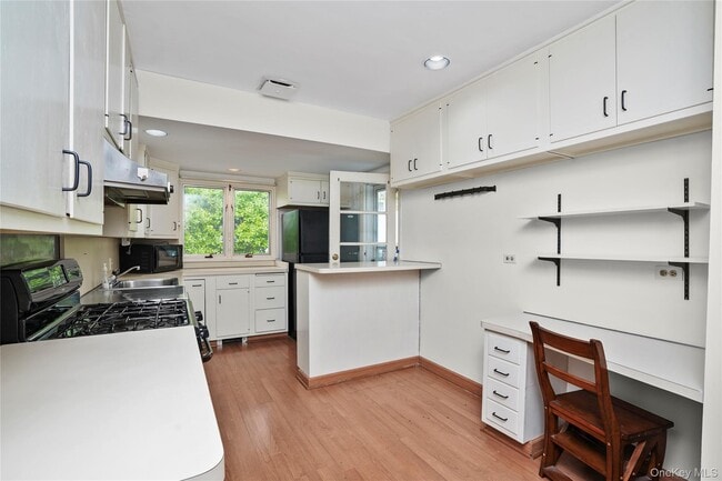 Building Photo - 6 Wildway