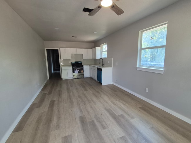Building Photo - 3268 Holman St