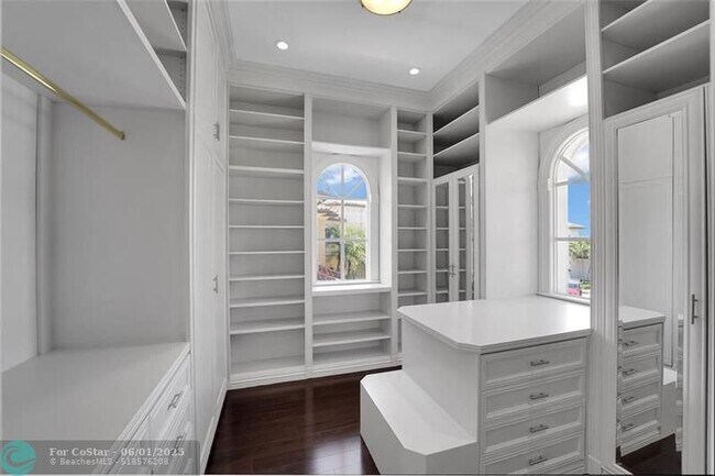 Building Photo - 3311 NE 57th Ct