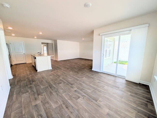 Building Photo - Whitehall Community 3-Bed & 2-Bath Long Term Rental , Longs SC