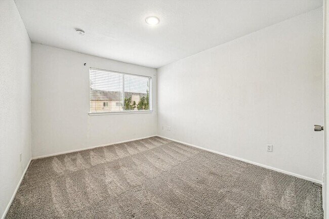 Building Photo - 15341 Falmouth Ave