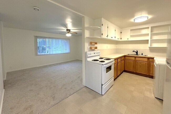 Building Photo - Great house in prime location now available, wont last long!