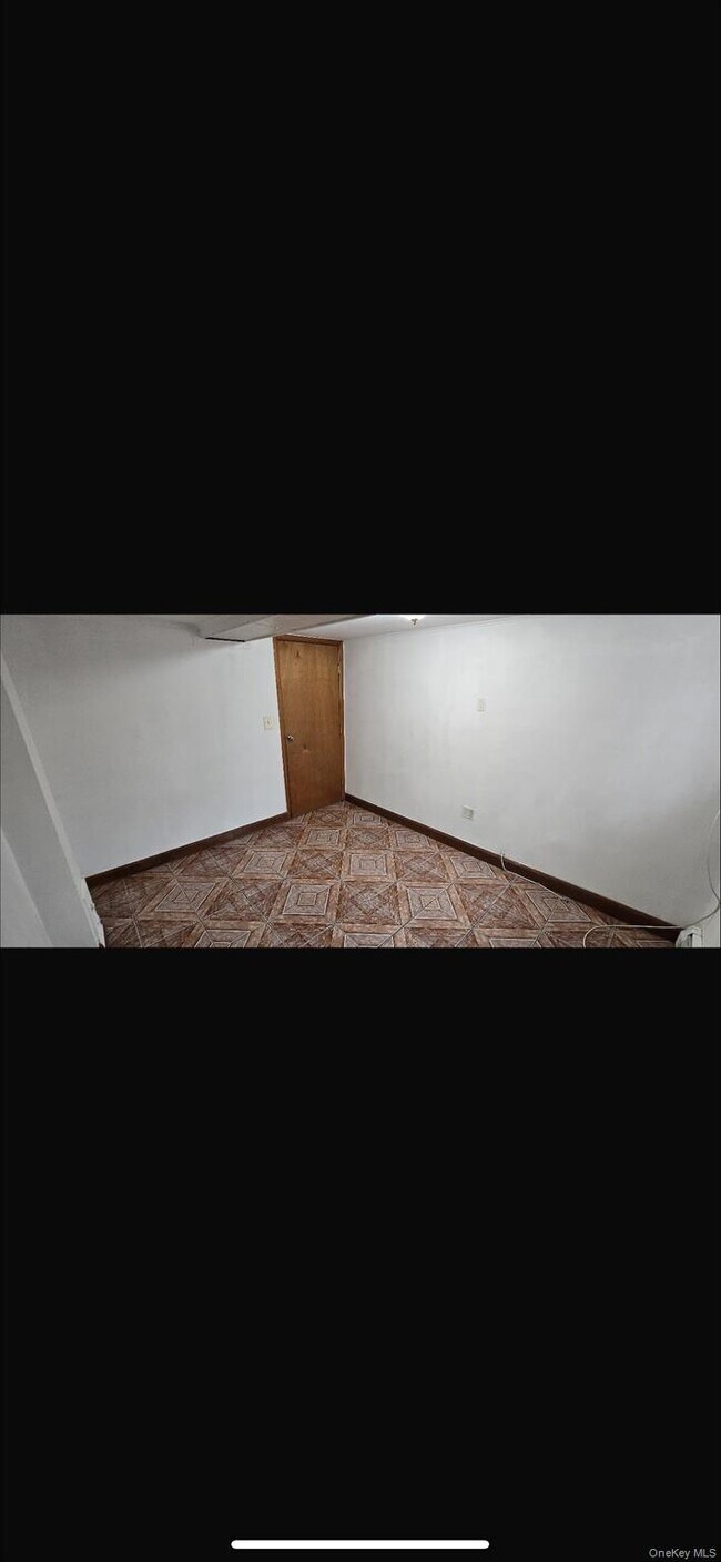 Building Photo - 25-36-36 76th St