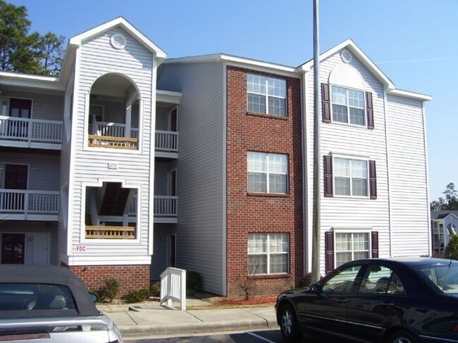 Building Photo - 275 Waterdown Dr
