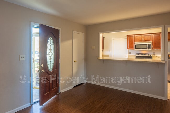 Building Photo - 1059 Glynlea Rd