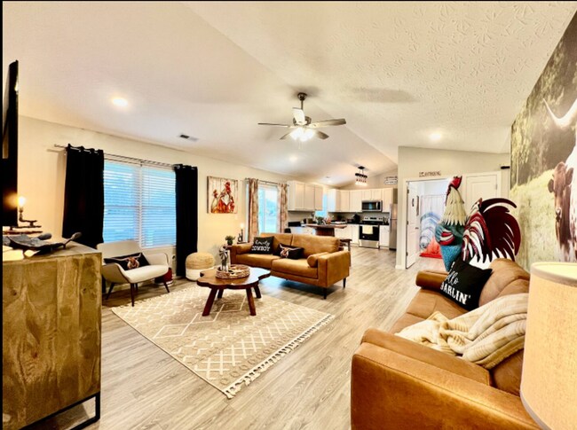 Building Photo - NEW Farmhouse Retreat Rustic decor and Cozy vibes!