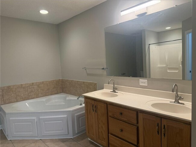 Building Photo - 106 Windridge Dr