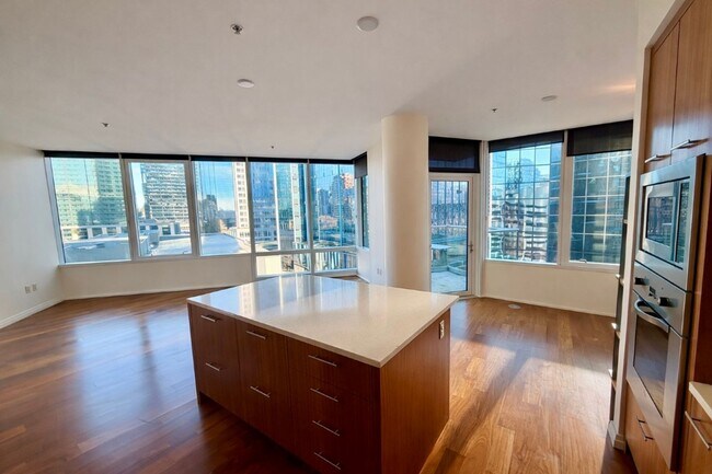 Building Photo - 1Bd/1.5Ba Bellevue Condo