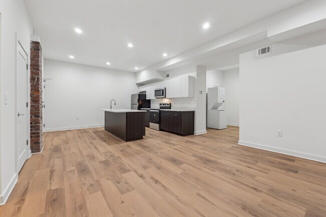 Building Photo - The Biggest & Most Private Apartment in th...