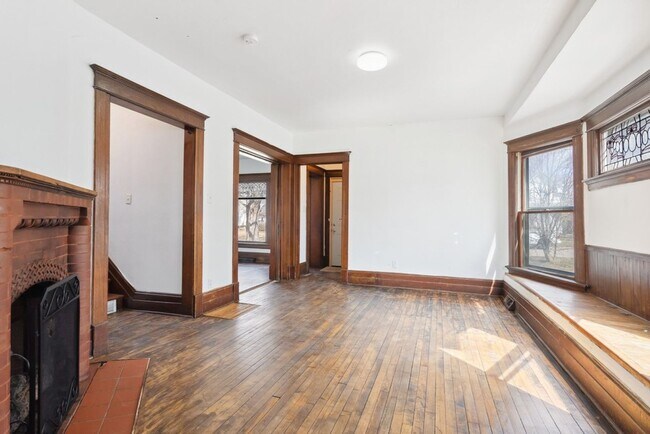 Building Photo - 246 Western Ave