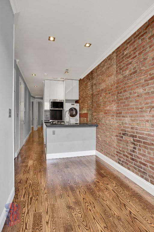 Building Photo - 3 bedroom in New York NY 10009