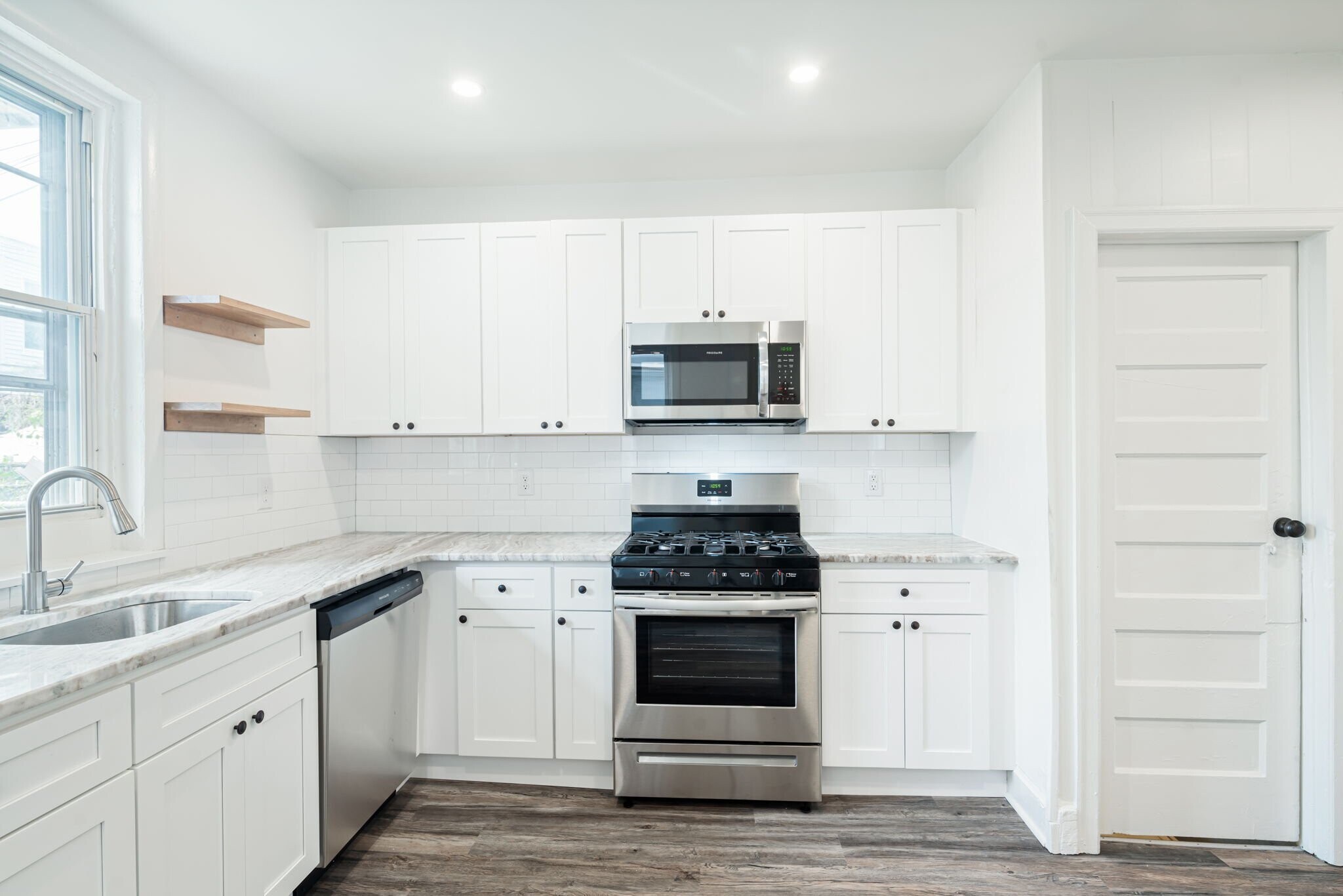 Building Photo - 6018 Irving St