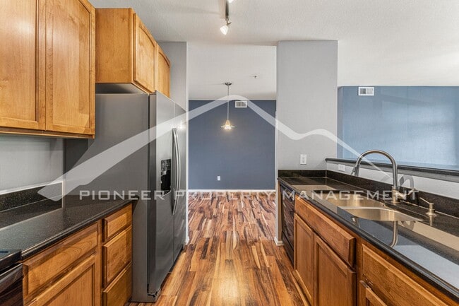 Building Photo - 3875 S Dayton St