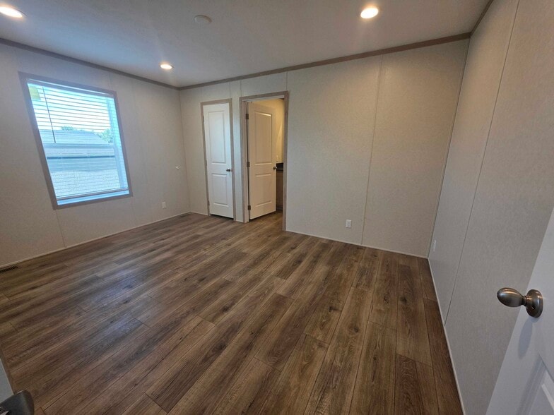 Building Photo - 4397 Hemlock Loop