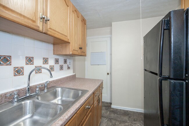 Building Photo - NEWLY RENOVATED! 2 BED, 1 BATH BEAUTIFUL SINGLE FAMILY HOME!
