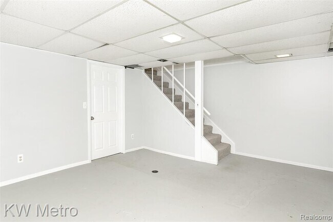 Building Photo - 29166 Tessmer Ct