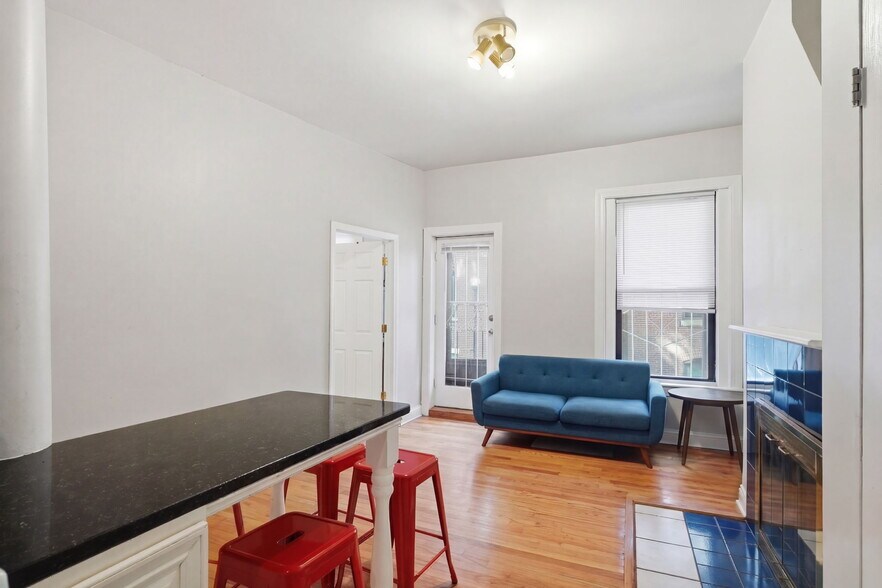 Building Photo - 20 Symphony Rd