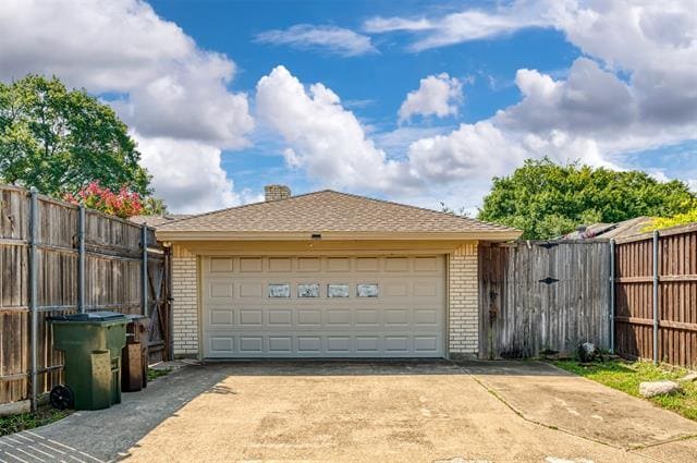 Building Photo - 2121 Stone Creek Dr