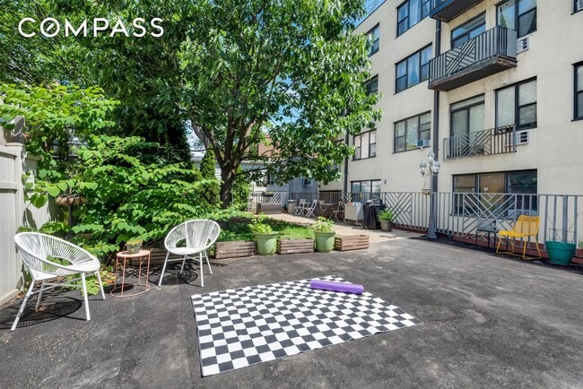 Building Photo - 99 Kingsland Ave