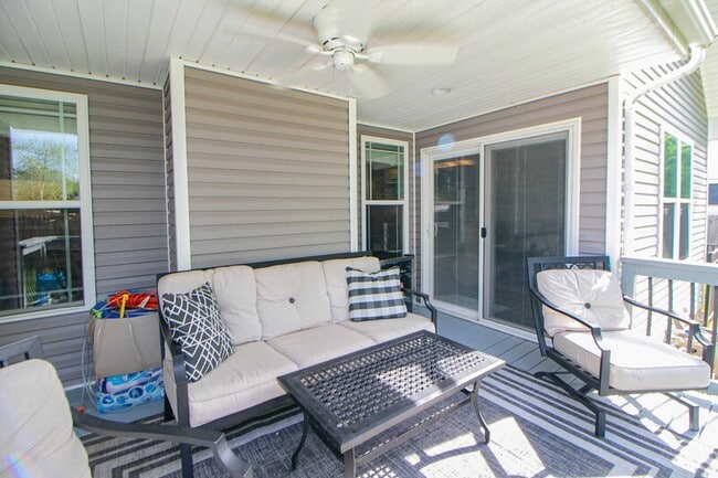 Building Photo - 1088 Jon Dr