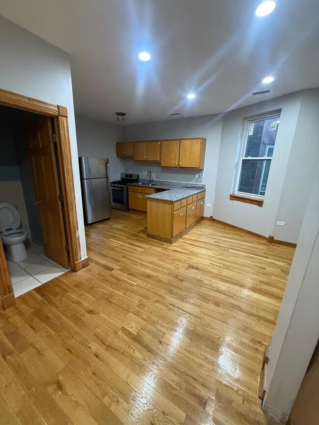 Building Photo - 1756 W 35th St