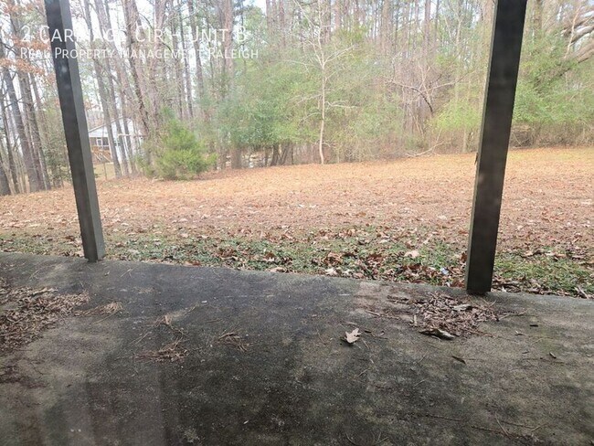 Building Photo - 2 Carriage Cir