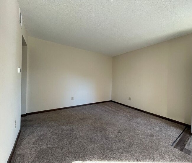 Building Photo - 1406 Magnolia W