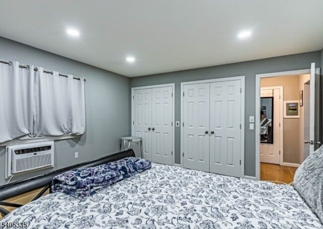 Building Photo - 320 South St