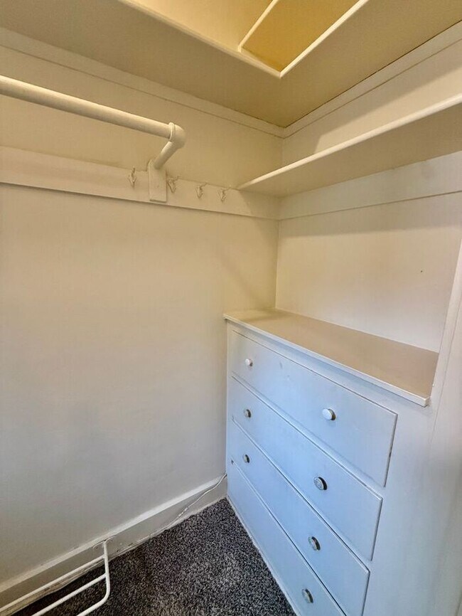 Building Photo - 1/2 Off First Months Rent! 3 Bed + 2 bonus rooms in basement, 2 Bath Home NEAR CSU! Flexible leas...