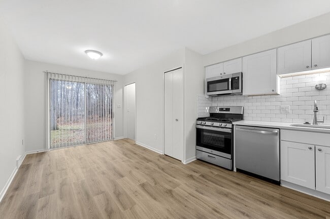 Building Photo - 38224 Hixford Pl