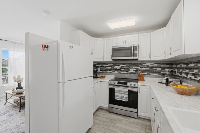 Building Photo - 438 Granada Blvd