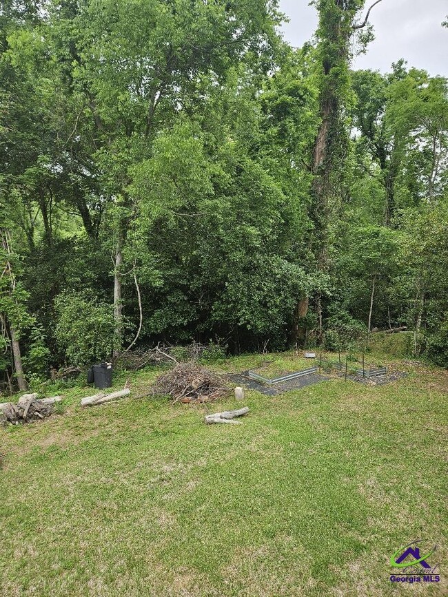 Building Photo - 556 Rogers Dr
